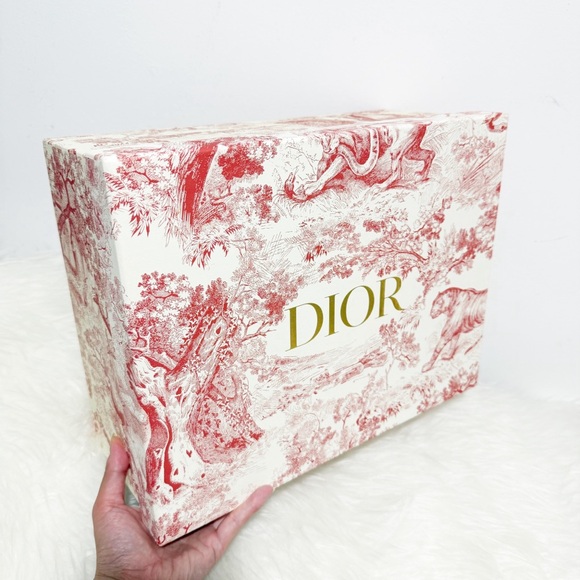 Christian Dior Limited Edition Gift Box (For Medium Bags / Accessories) or Decor - Picture 1 of 14